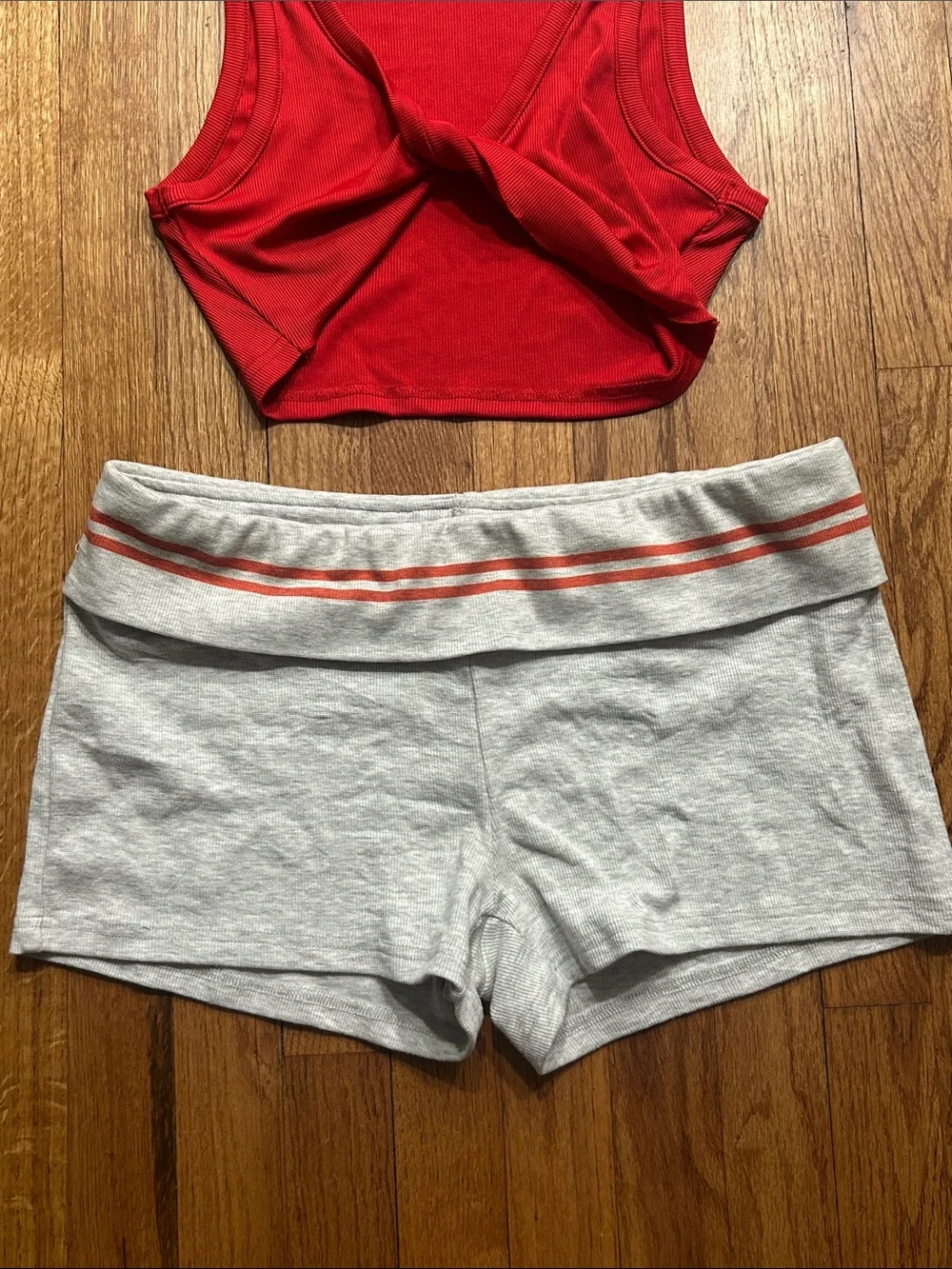 Princess Polly Gray Fold Over Shorts & Red Cropped Twist Front Large Set